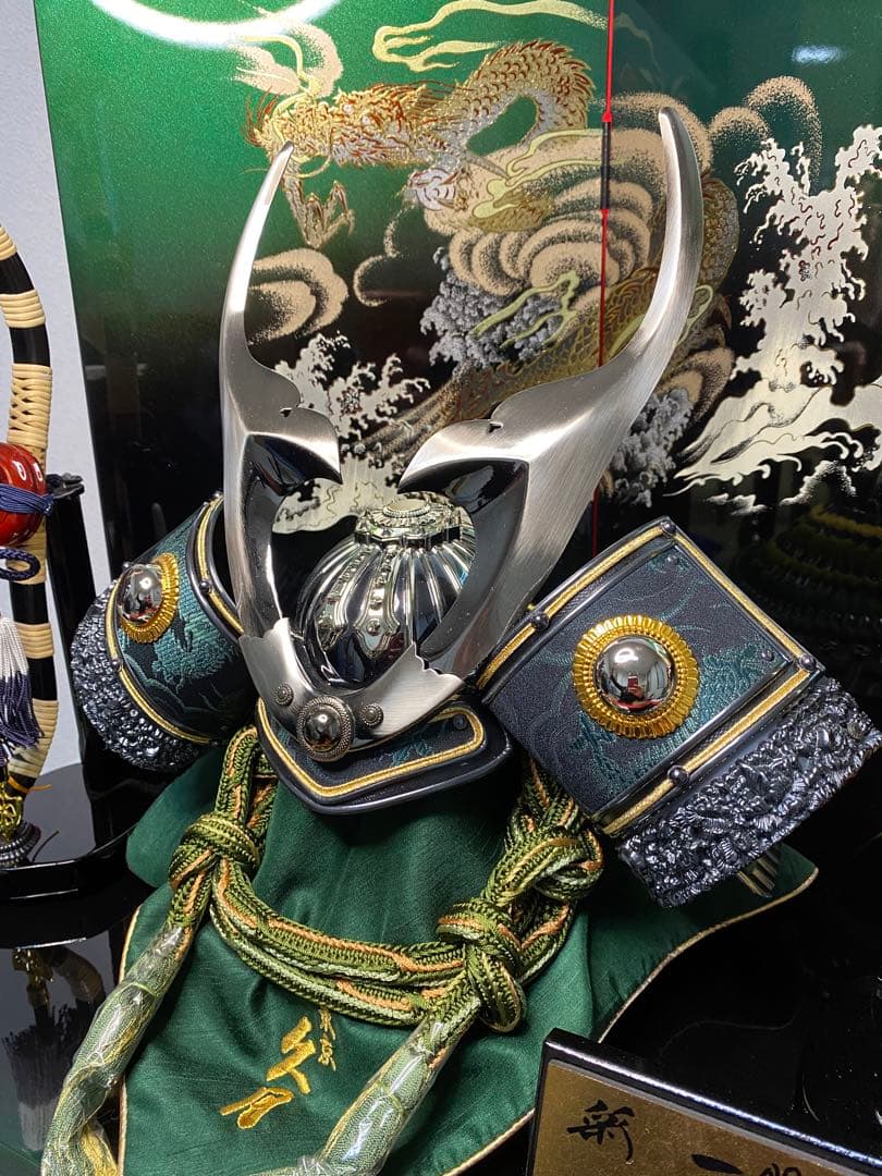 東京久月　五月人形　家紋付き兜飾り収納セット・シルバー兜・天空シリーズ