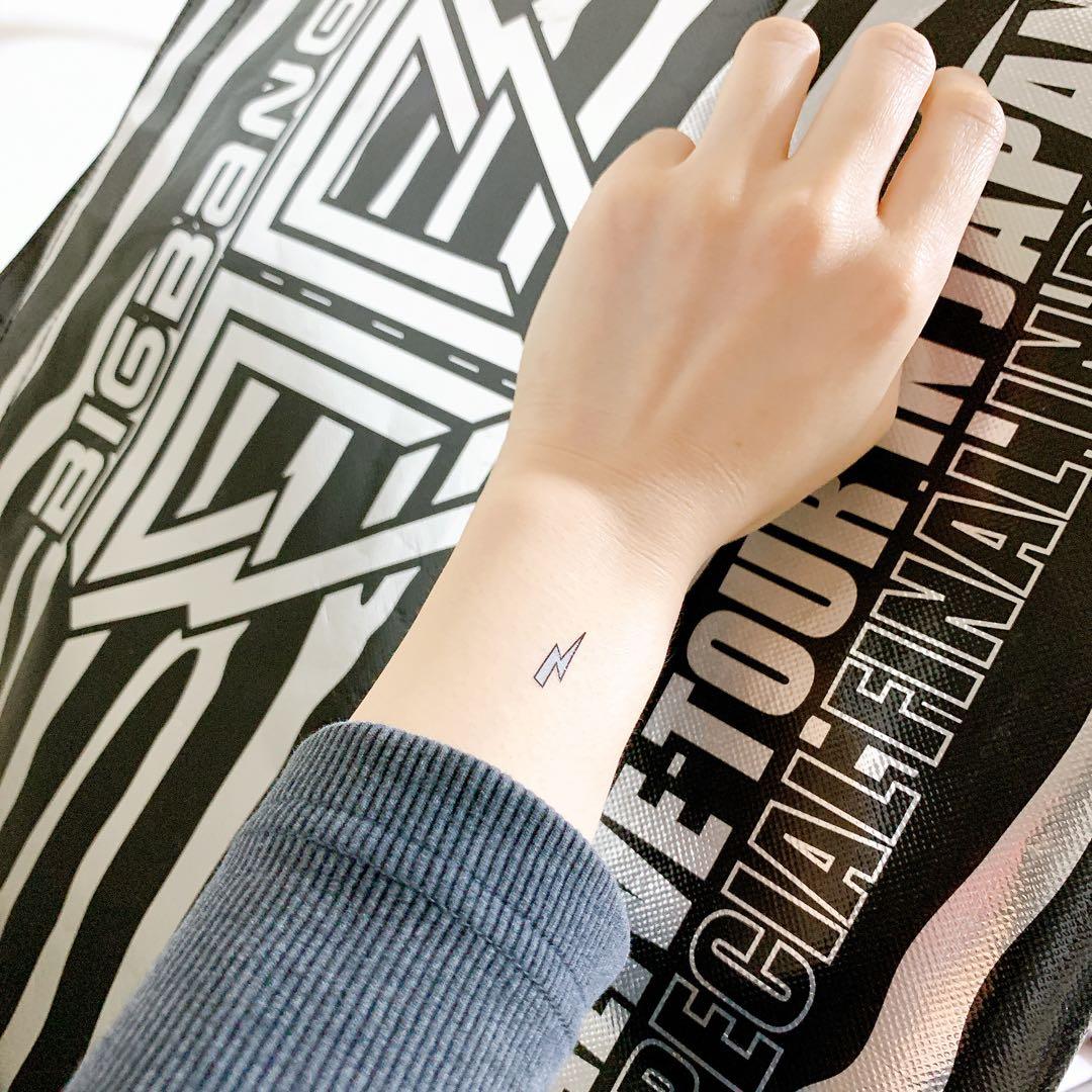 g-dragon ジヨン GD ステッカー タトゥーシール bigbang 韓国 - メルカリ