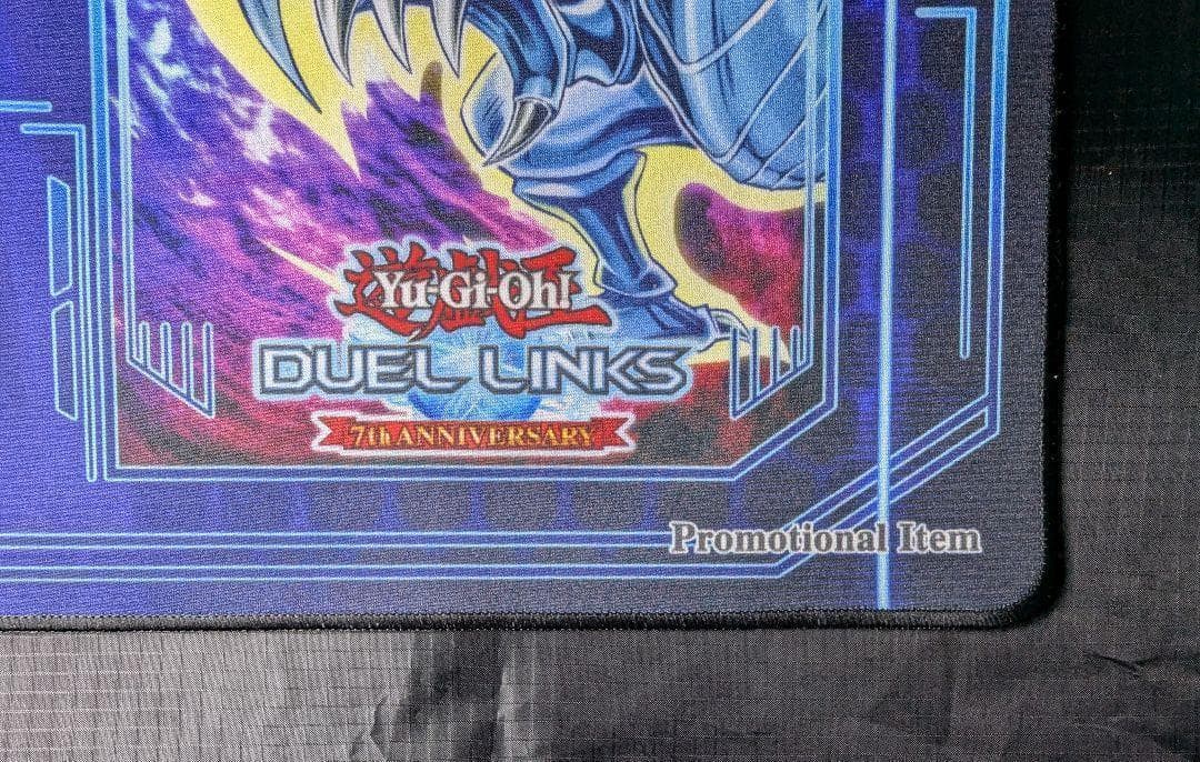 青眼の白龍 ブルーアイズ UDS MASTER DUEL プレイマット 遊戯王