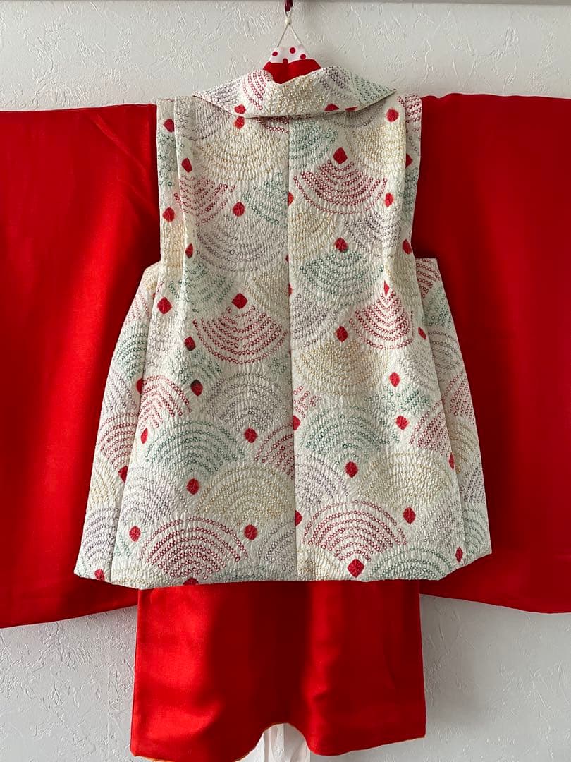 美品　七五三　3歳　お着物セット　正絹赤色無地　総絞りの被布　草履　巾着セット