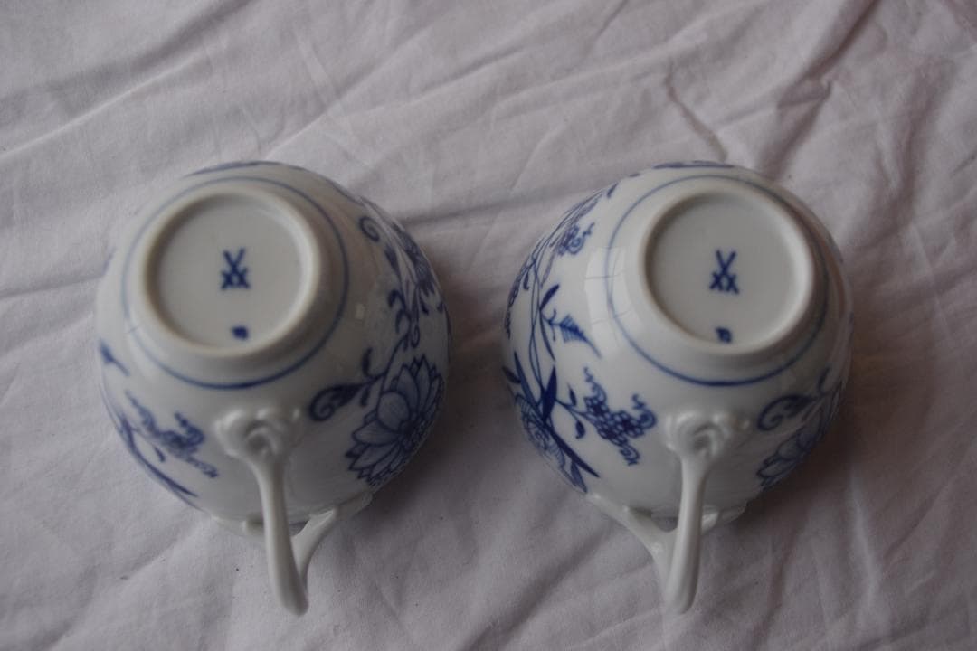 マイセンのカップ２つと皿２つ