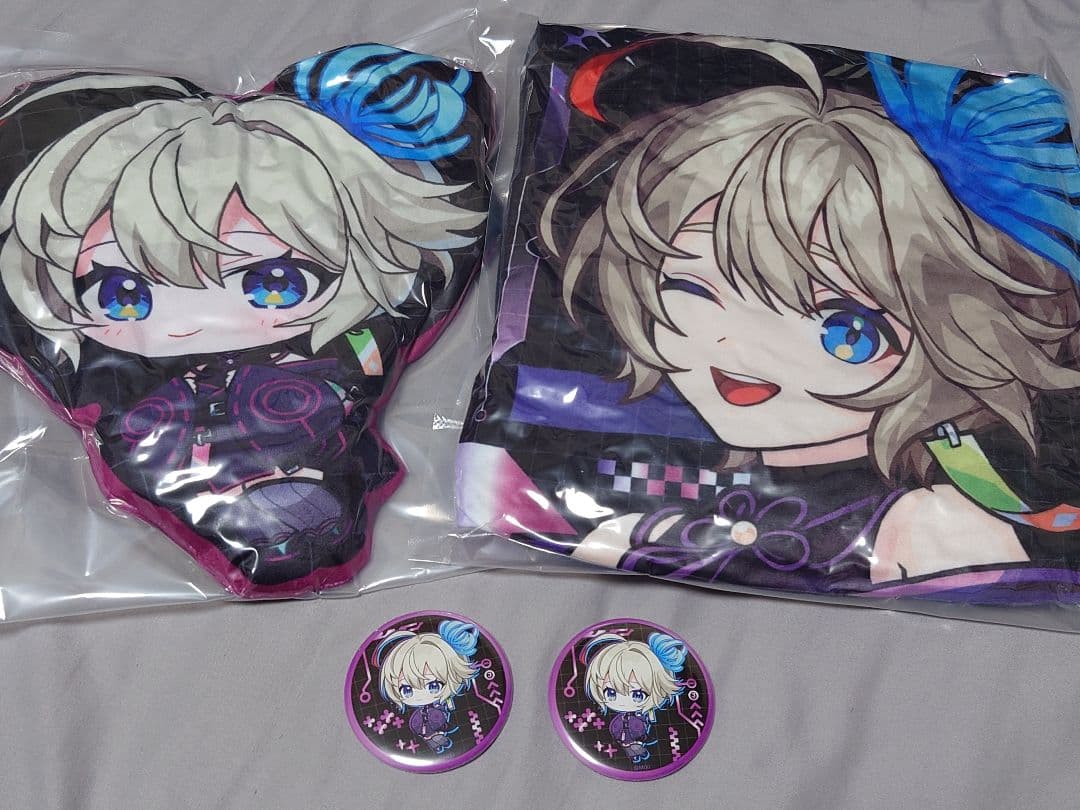 ジョイポリス モンスト 三途クッション・缶バッジセット - メルカリ