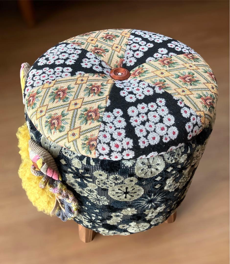 おとなもこどもも座れるローチェア