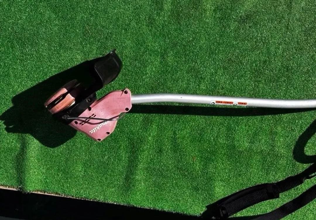 マキタ充電式草刈機　モデルMUR189D 18V 本体のみ