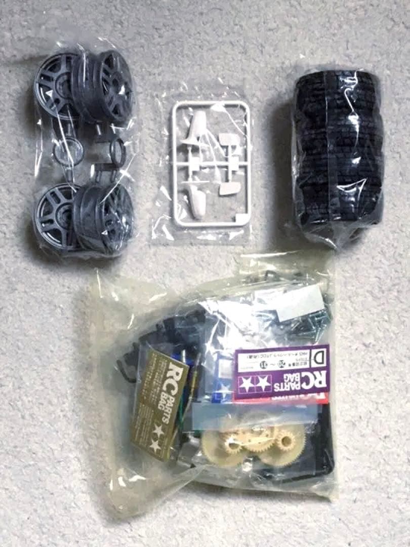 当時モノ タミヤ RC 1/10 フォルクスワーゲン・ゴルフ V5 FFカー