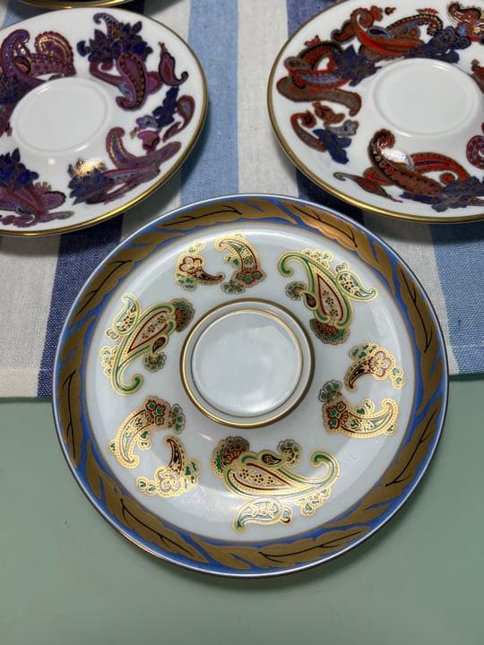 738 有田焼　其泉　染錦ペイズリー　金　赤　紫　緑　青　ソーサー　18客未使用