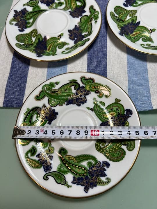 738 有田焼　其泉　染錦ペイズリー　金　赤　紫　緑　青　ソーサー　18客未使用