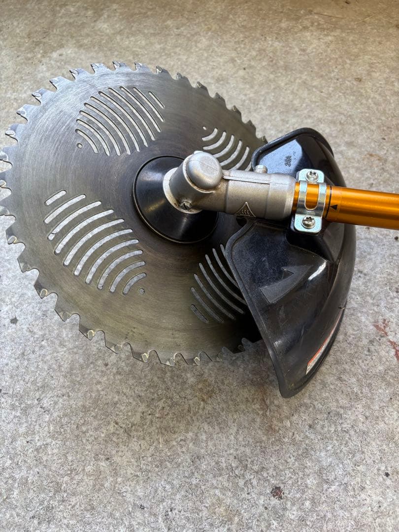 日曜日まで少しですが値下げですプロ用刈払機共立sre2731pAVS搭載26cc