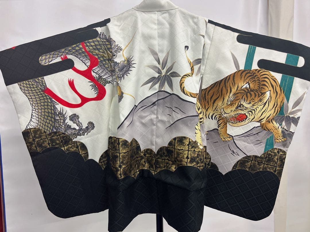 七五三5-7歳の男の子の羽織3点セットブランド:花わらべ．白と黒のグラデーション