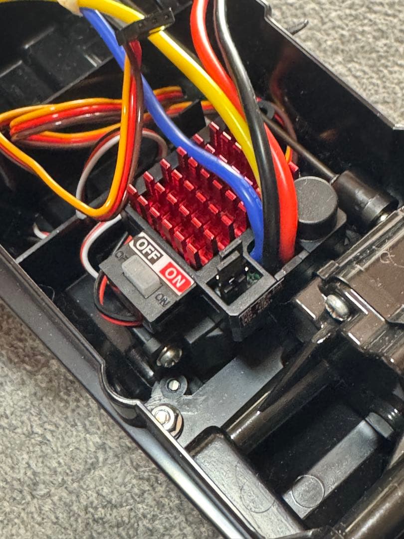 タミヤサンダーショットボディ&ウイング搭載セイントドラゴンシャーシ、メカ・OP付