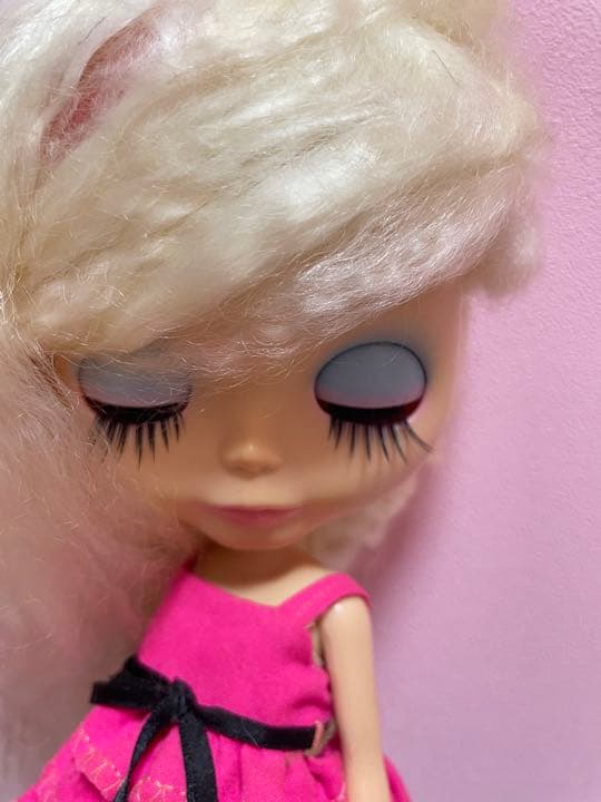 カスタム☆ネオブライス ハニーバニーワンスモア 眠り目ピアス羊毛ヘア