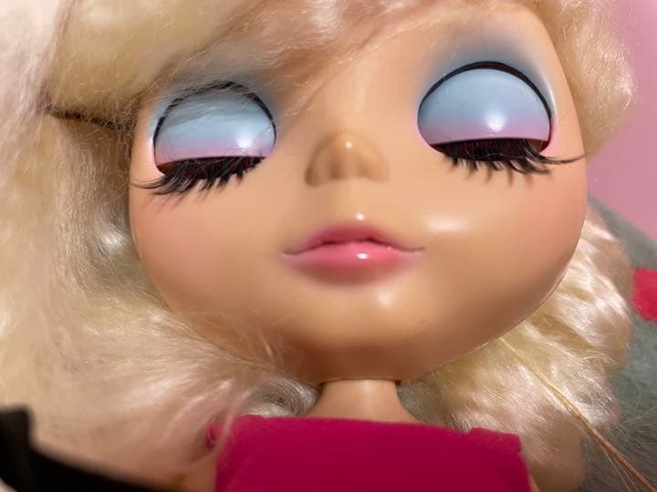 カスタム☆ネオブライス ハニーバニーワンスモア 眠り目ピアス羊毛ヘア