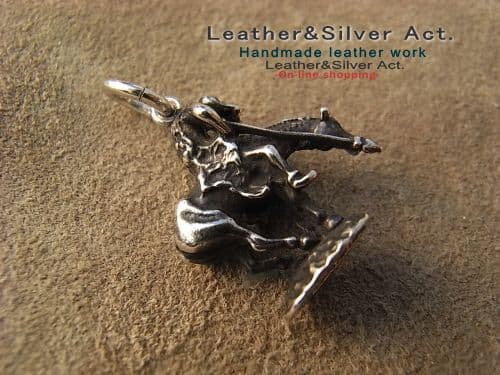 インデアンと馬　ペンダントトップ　チャーム　シルバー925 インデアンジュエリー