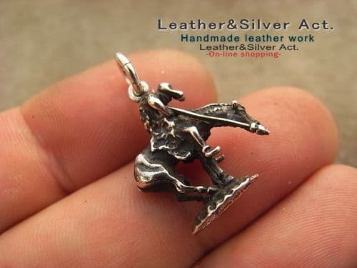 インデアンと馬　ペンダントトップ　チャーム　シルバー925 インデアンジュエリー