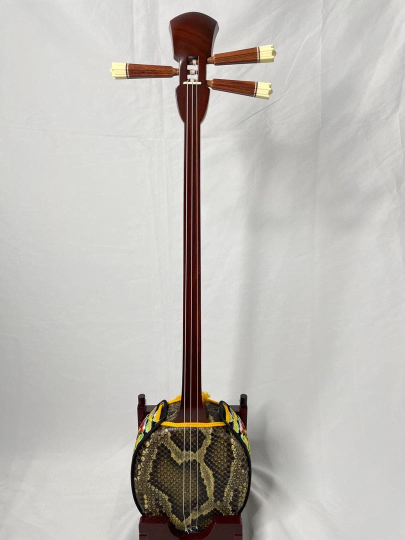 沖縄三線 宮古木工芸 本皮1枚張り 極上パドック棹 - メルカリ