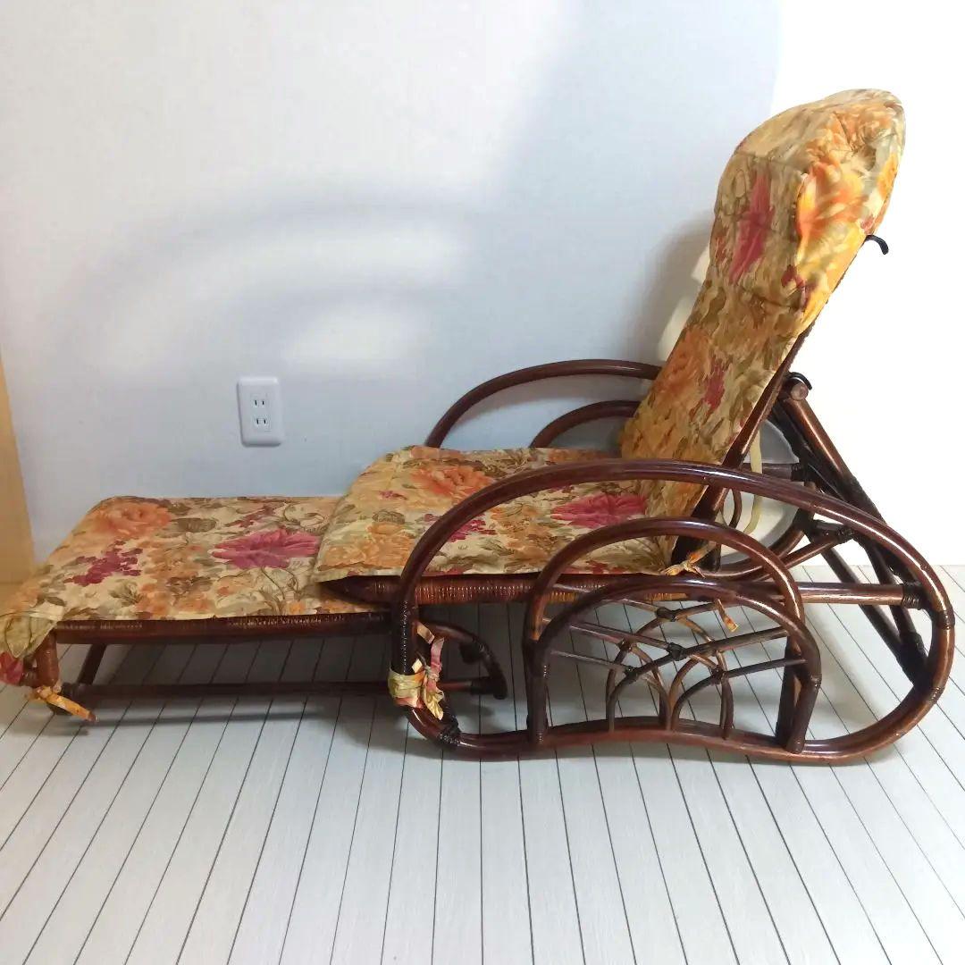 昭和レトロ 花柄　ラタンリクライニングチェア オットマン　ラック付き 籐家具