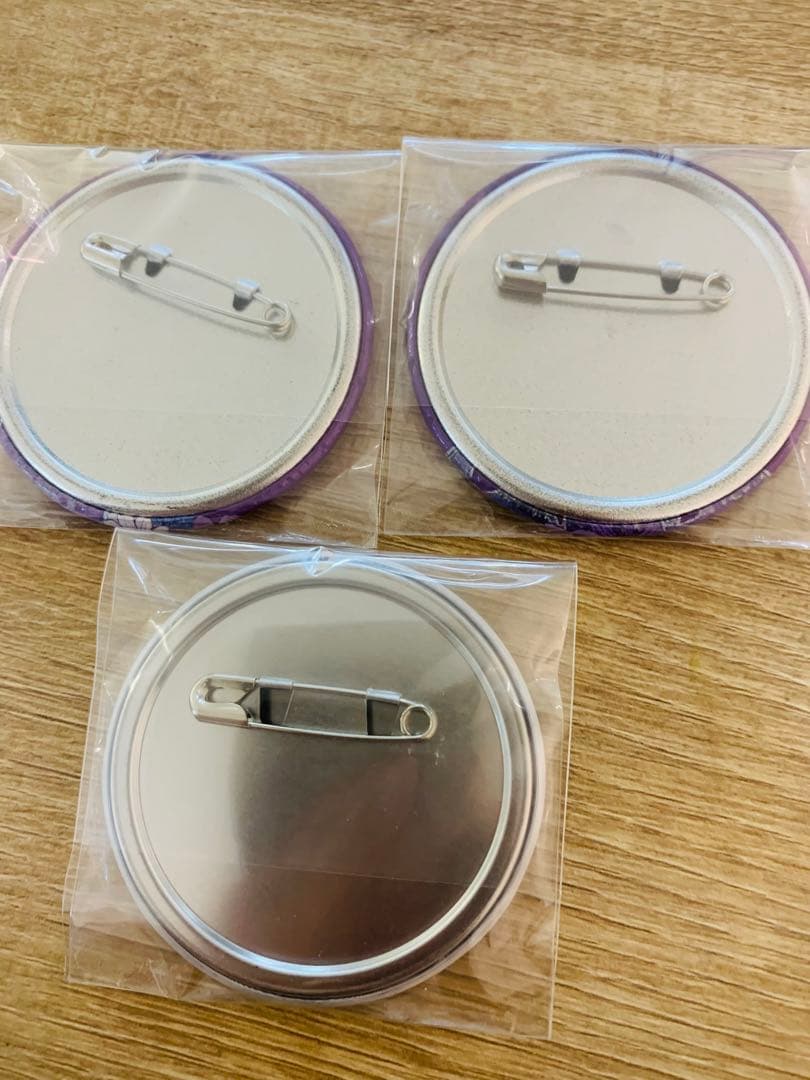 おそ松さん 一松 天使 悪魔 バンド チェンジング 缶バッジ ホログラム