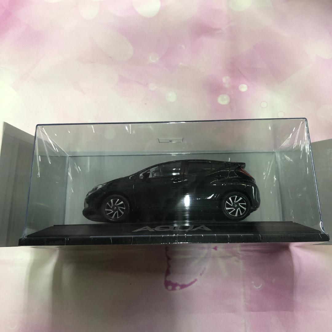 未開封品 非売品 トヨタ 新型アクア AQUA ブラックマイカ 1/30ミニカー