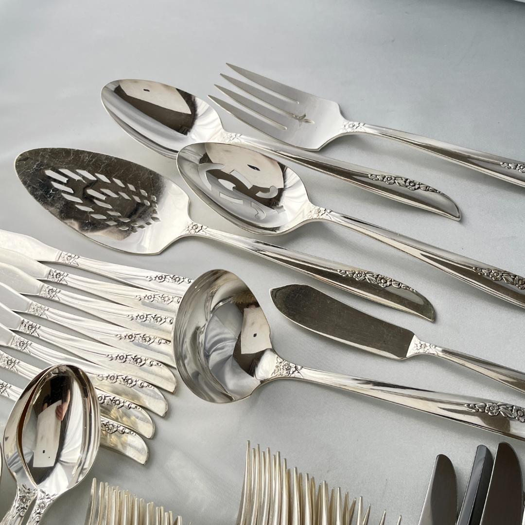 【ONEIDA 】LILAC TIME ディナーセット 8名用サーバー付き54本