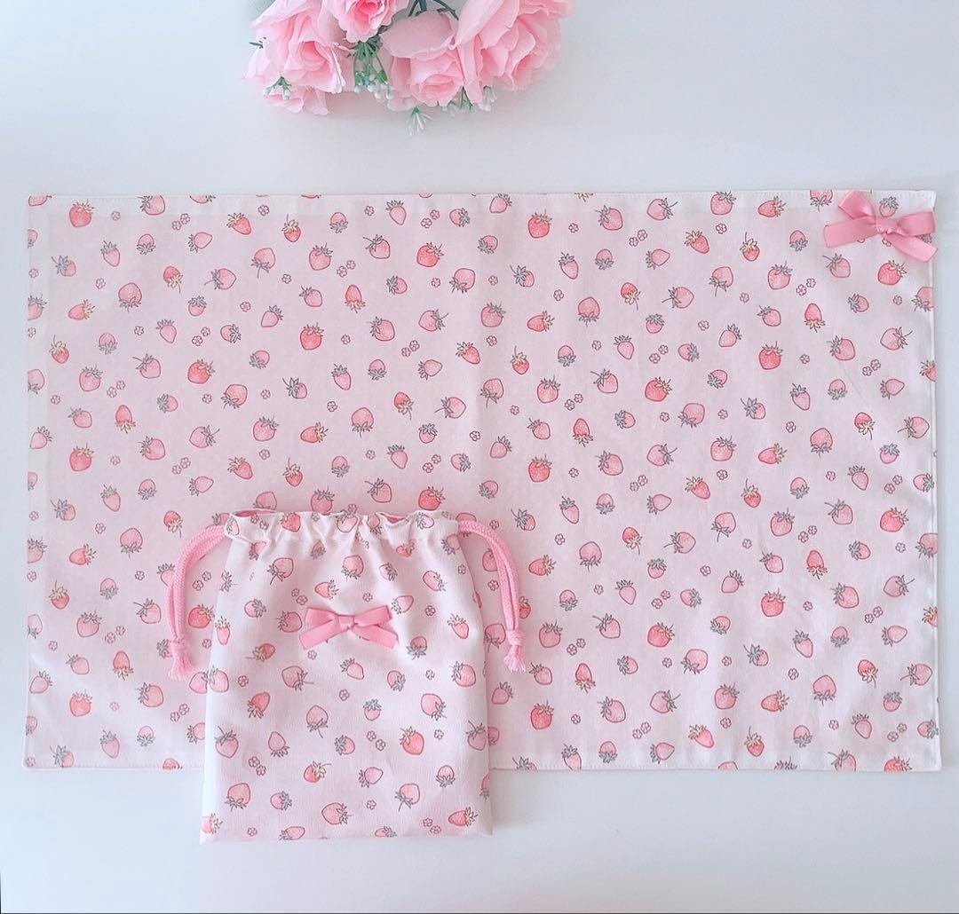 RAKA様 ランチョンマット 巾着袋 ハンドメイド - メルカリ