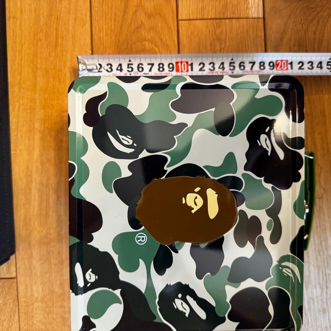 A Bathing Ape 迷彩メタルボックス　缶ケース