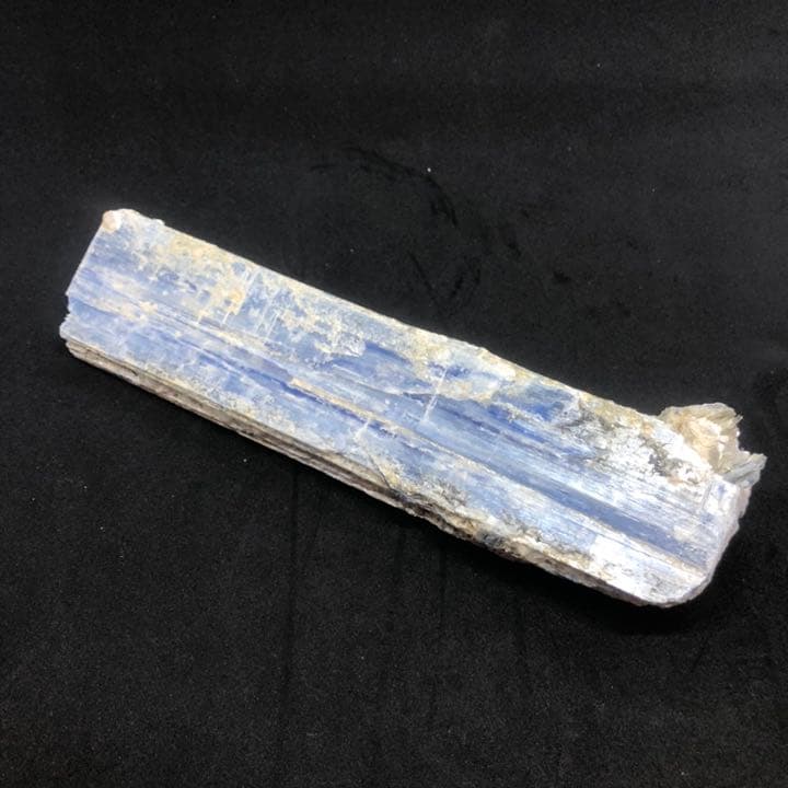 【特大】カイヤナイト 結晶