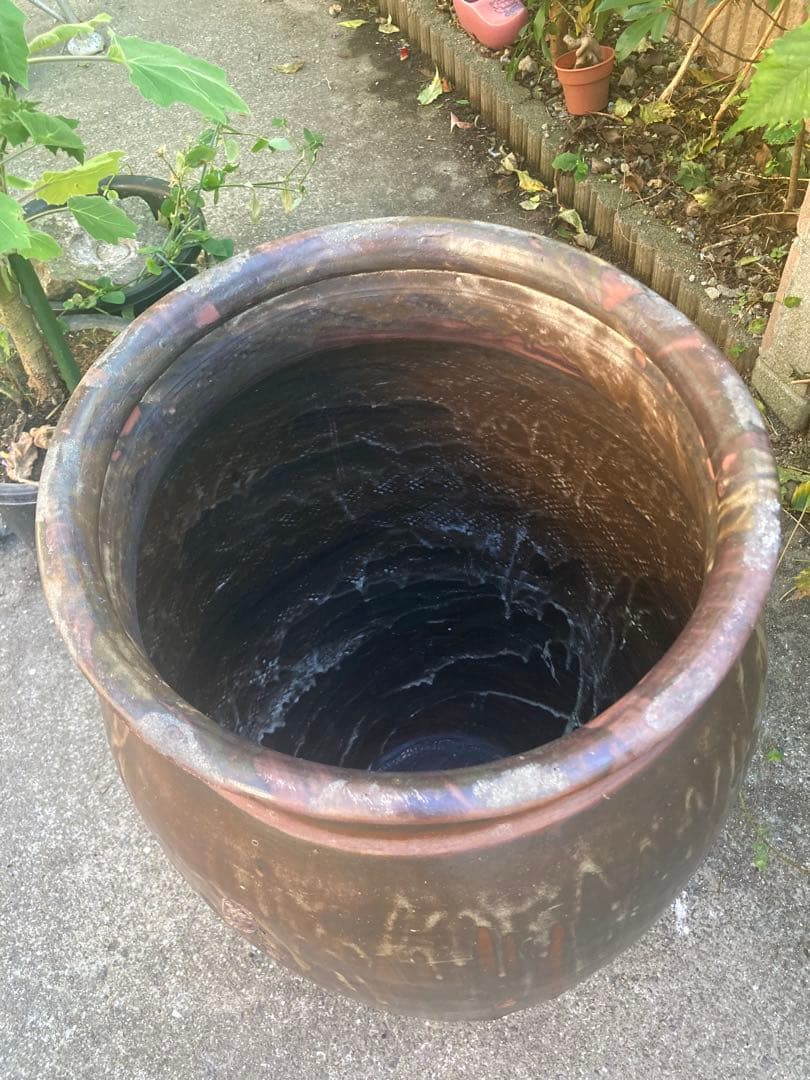 67センチ。特大。甕 古い 陶器製 古民家 インテリア 庭 植木鉢 メダカ鉢に