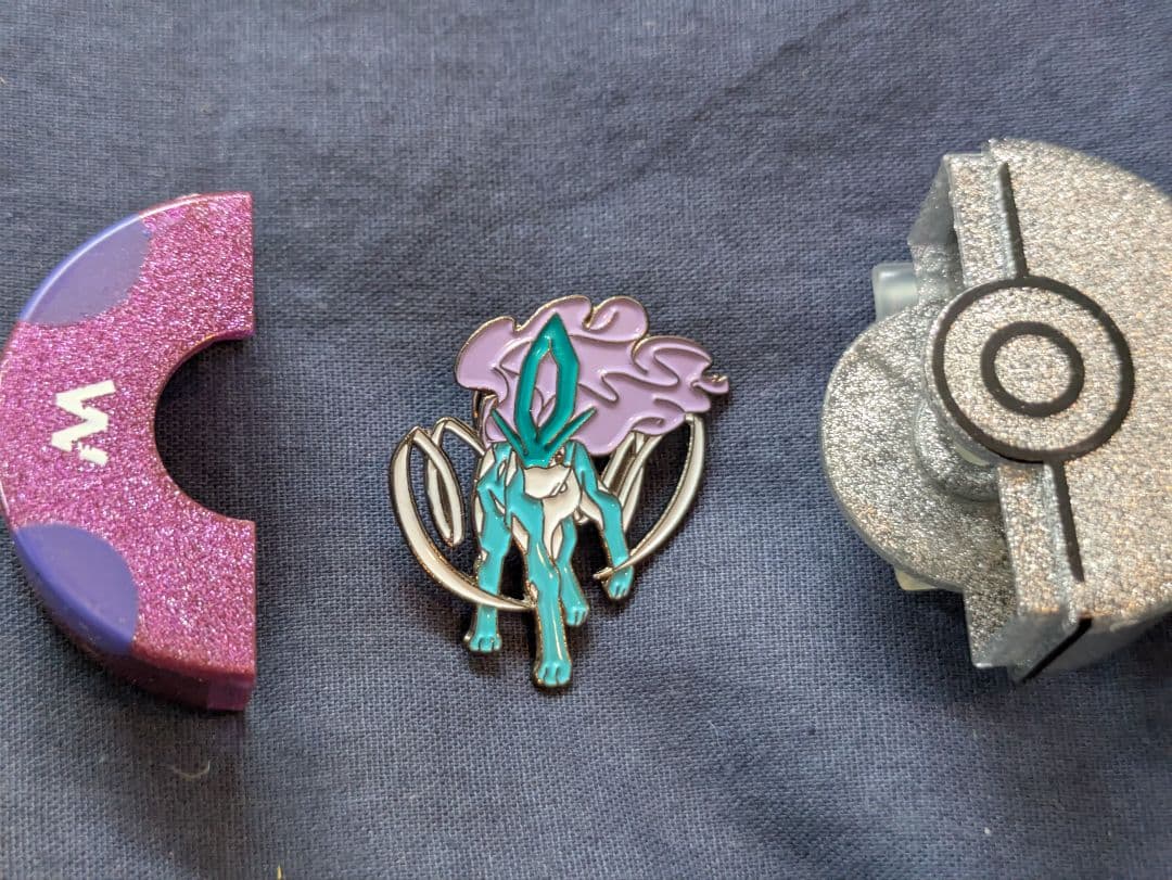 激レア！エンテイ・ライコウ・スイクン ピンバッジセット