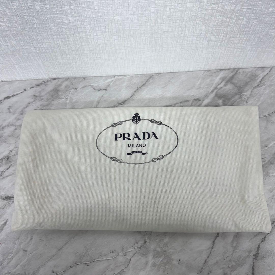 ✨PRADA✨プラダ✨ナイロン✨三角ロゴプレート✨ベージュ✨ショルダーバッグ✨
