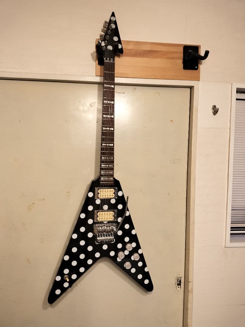 ワダッチ様ランディー・ローズ水玉フライングVレプリカ入手困難品 Yahoo!オークション - 激レアデッドストック ランディ・ローズ ポルカ