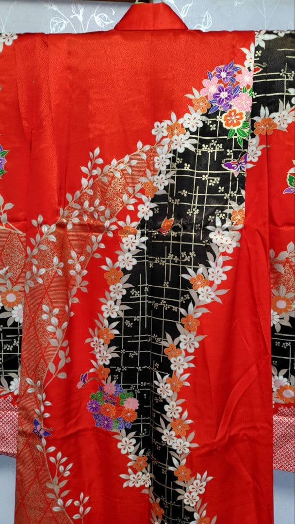 RK548子供着物7歳前後用着丈132センチ裄丈52センチ正絹綺麗美品