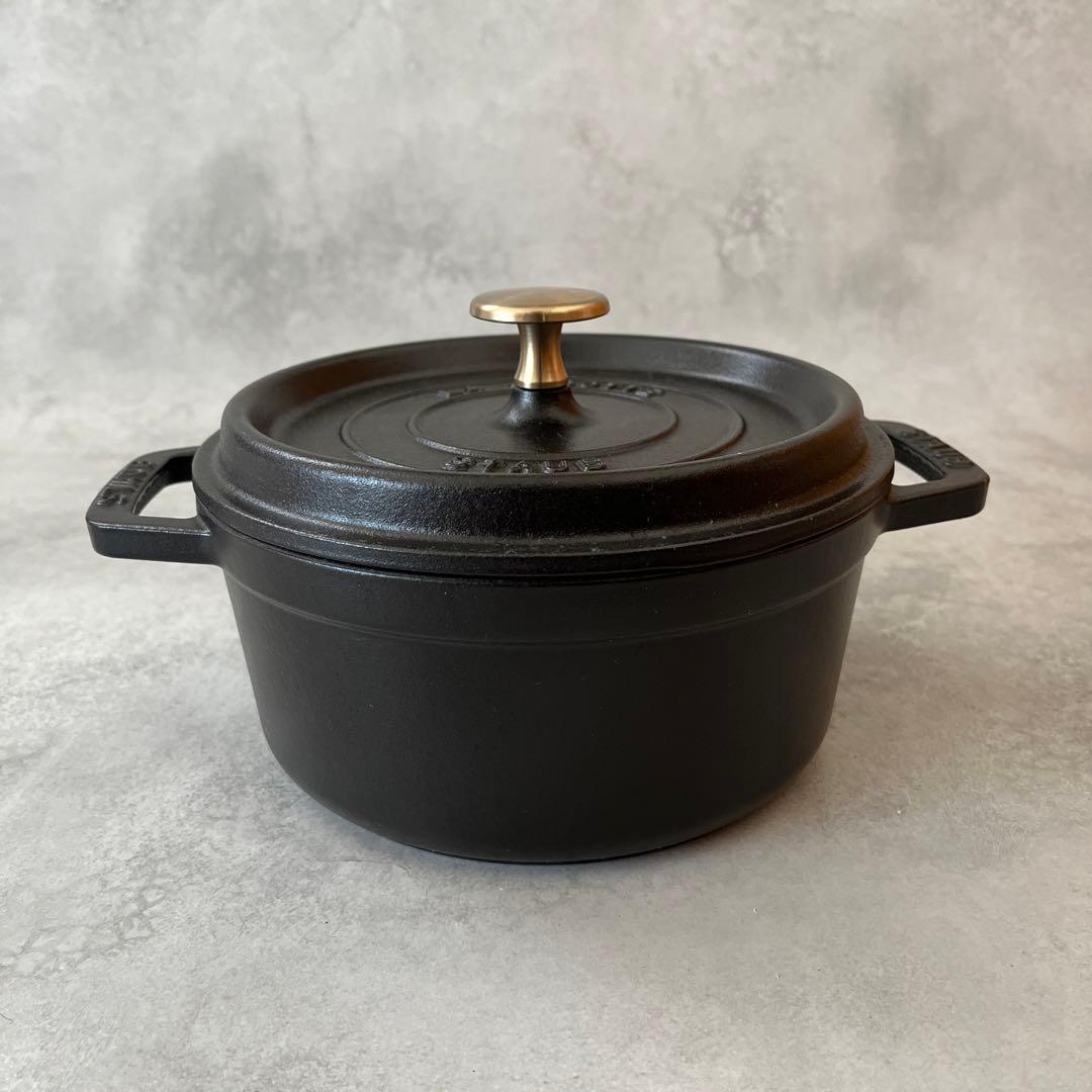 美品 STAUB LA COCOTTE 18㎝ ストウブ ピコココットラウンド