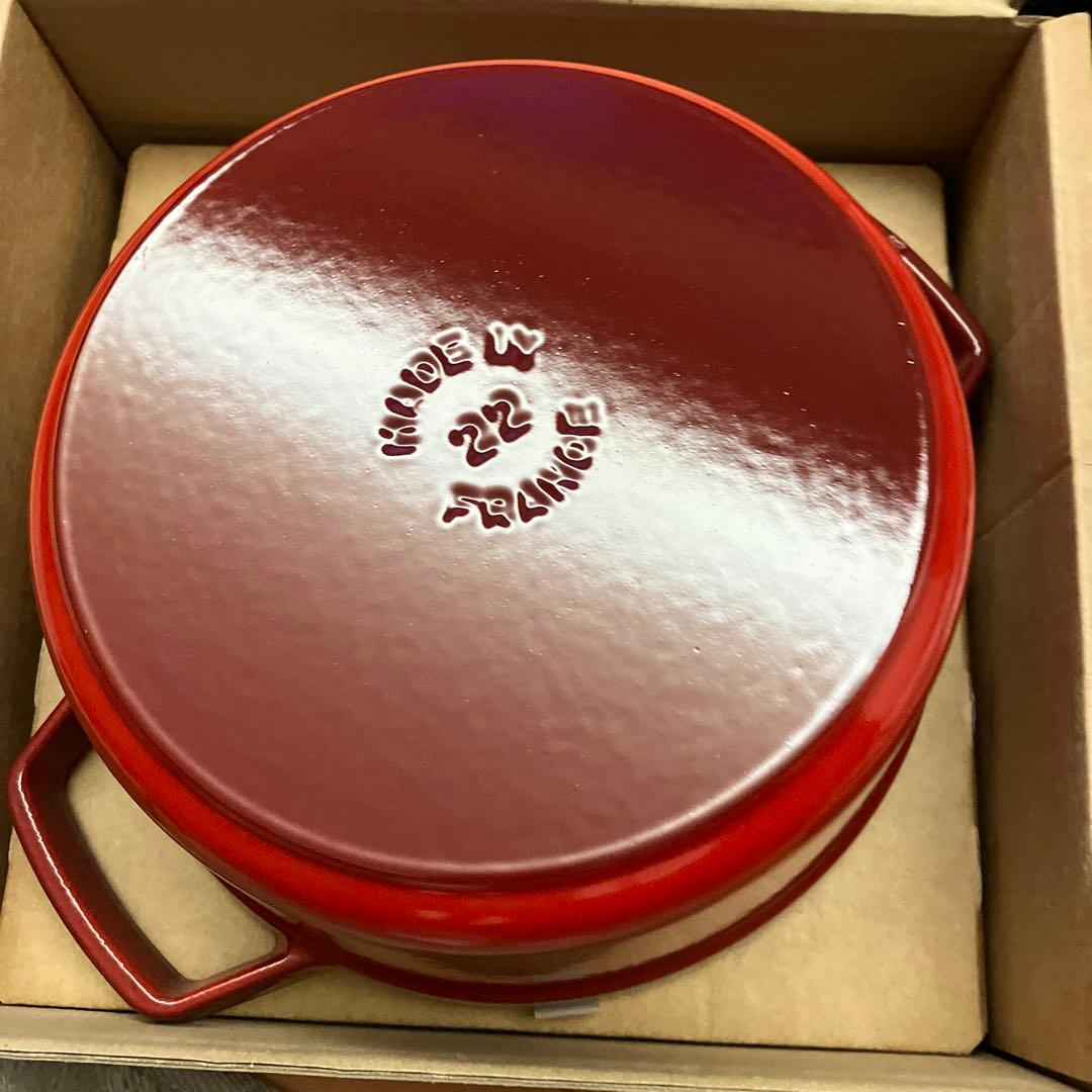 【新品未使用】ストウブ22センチ　2.6ℓ staub チェリー