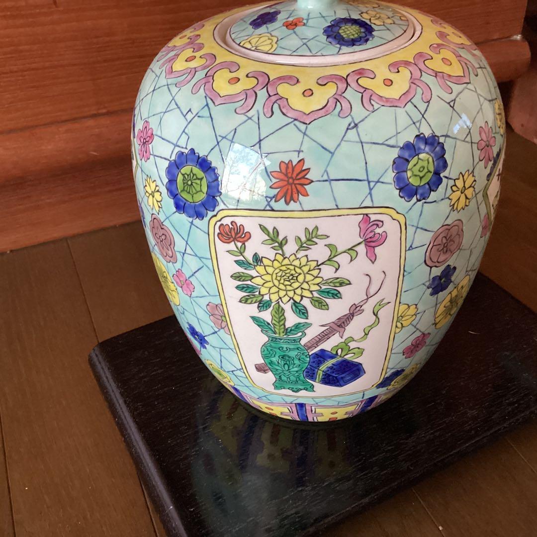 飾り壺　桃源郷柄