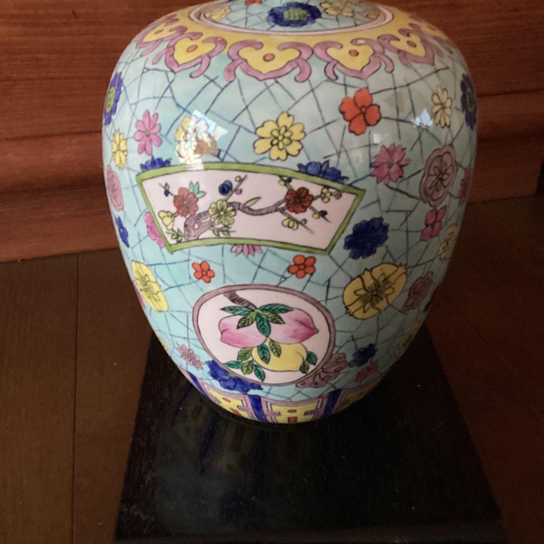 飾り壺　桃源郷柄