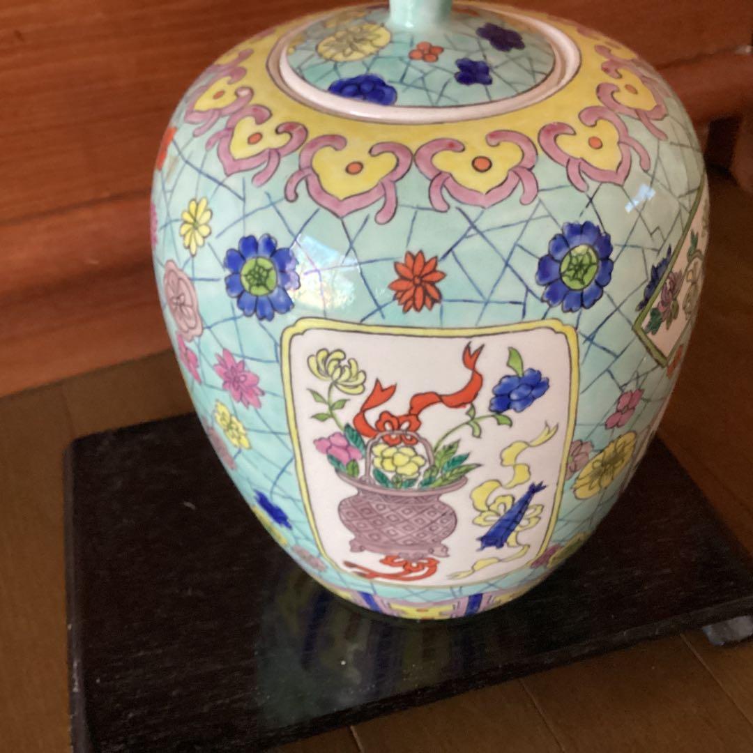 飾り壺　桃源郷柄