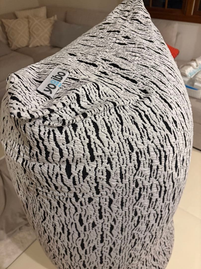 町田市受け渡し限定価格　yo-ibo ビーズクッション 白黒ストライプ