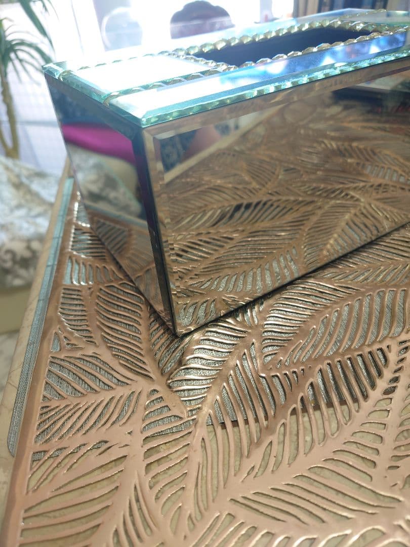 ラグジュアリー　ティシュケース