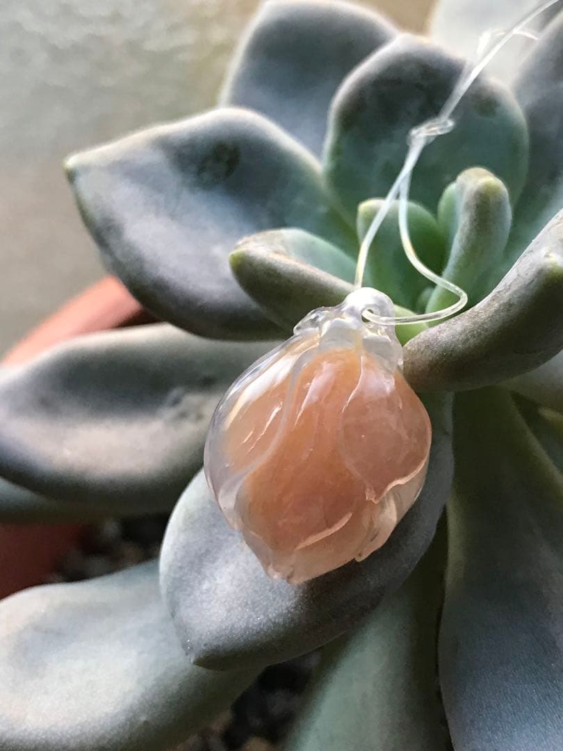 ゴビ石−1431 ゴビ瑪瑙　彫刻　『モクレン』