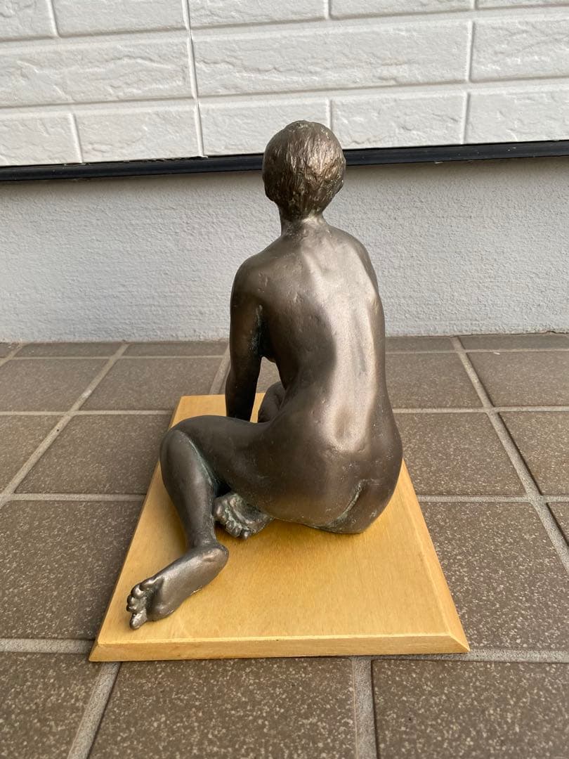ブロンズ風女性裸体像 樹脂製で軽量 彫刻 ハンドメイド 美術品 高さ約25cm
