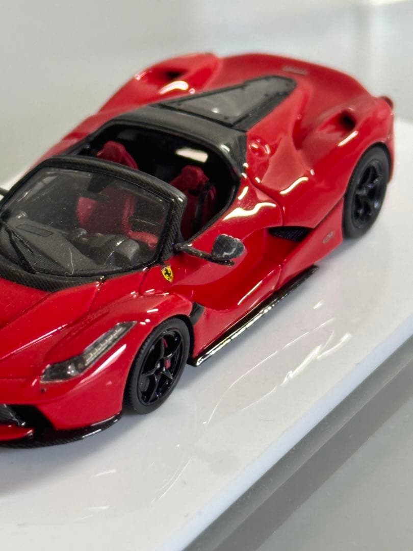 1/64 DMH フェラーリ ラフェラーリ アペルタ 赤