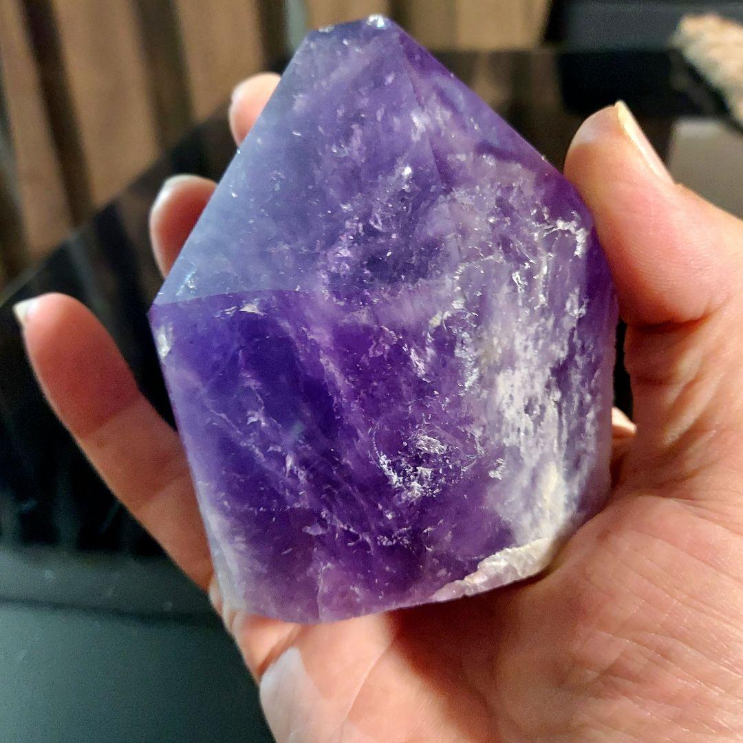 超超デカイ！ 紫水晶 アメジスト 単結晶 原石 670グラム！ 234