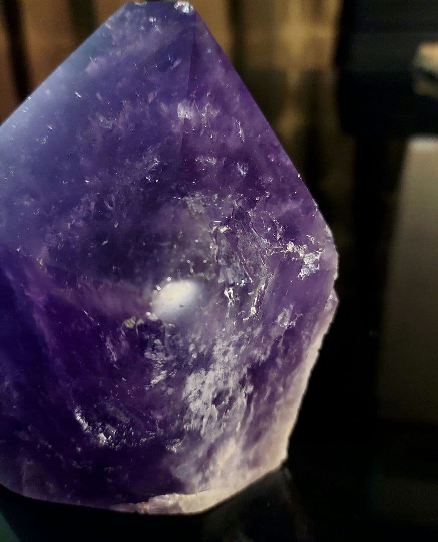 超超デカイ！ 紫水晶 アメジスト 単結晶 原石 670グラム！ 234