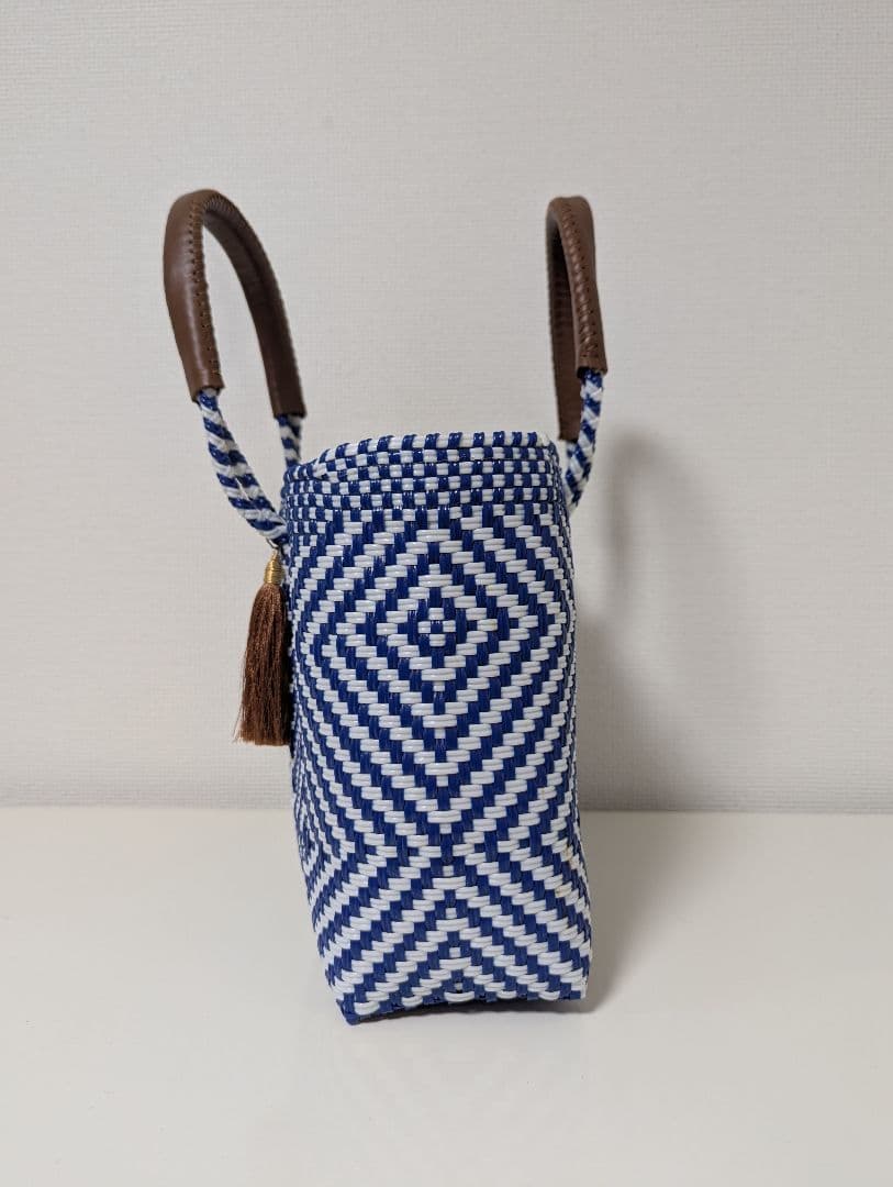 【paola】メキシコ製 メルカドバッグ風 プラカゴバッグ ブルー×ホワイト