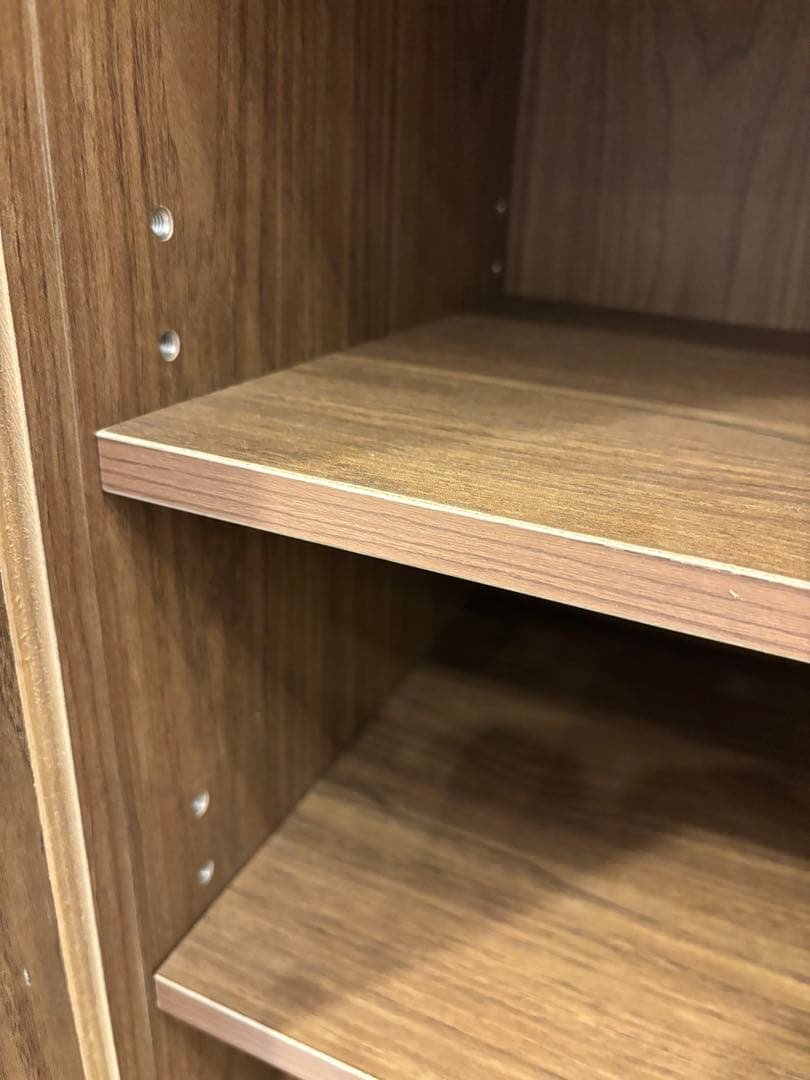 無印良品　脚付き　キャビネット　ガラス扉引戸タイプ