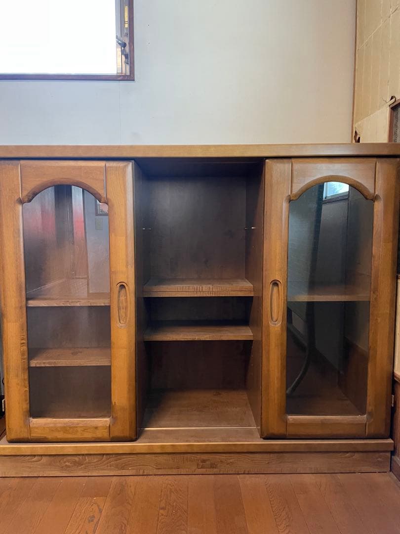 家具　ガラス戸付き　木製　ツェスト　棚