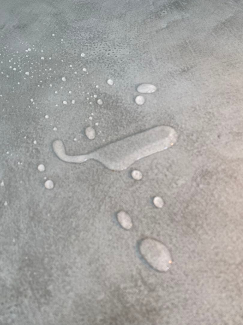 アップサイクルテーブル　モールテックス　無機質テーブル