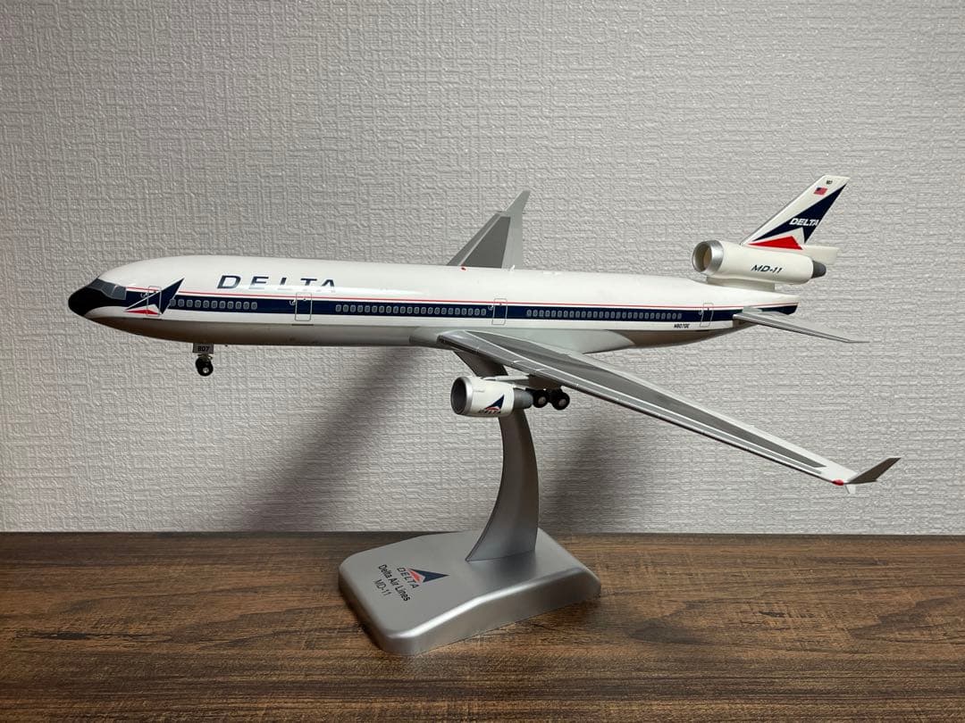 hogan デルタ航空 MD−11 1/200 スナップフィットモデル 訳アリ - メルカリ