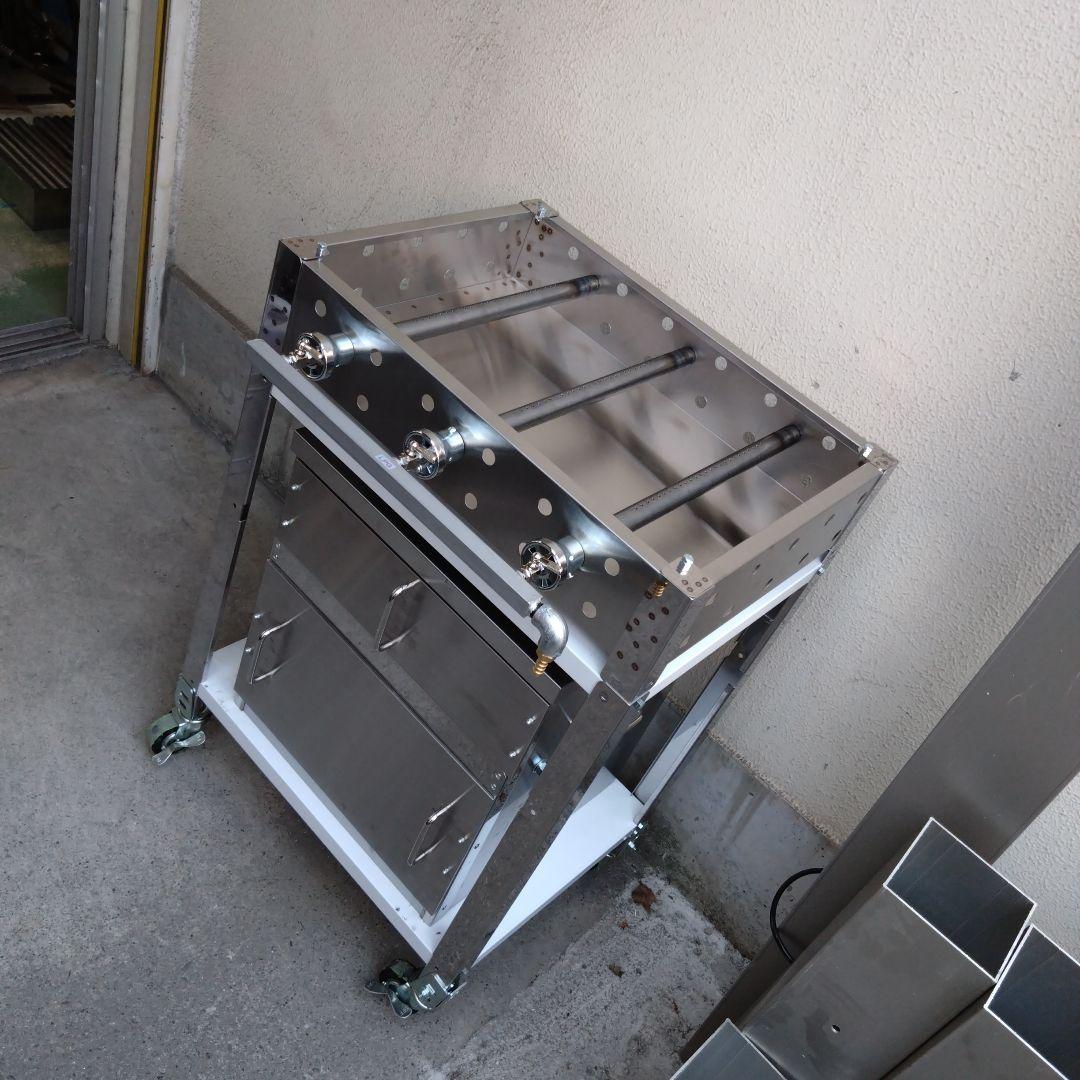 焼きいも釜　鉄板焼き　ガスグリラー　2台セット　専用台付き　やきそば　炭火焼き芋