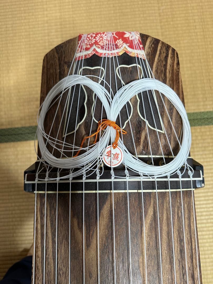木製ダークブラウン筝 13弦 金箔装飾